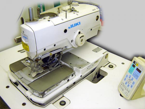 Juki MEB 3200S Jacket Keyhole Eyelet Buttonhole, Industrial Top&Bottom Thread ChainStitch Sewing Machine, Stand, Panel, Auto Cut, ThreadTrim, FootLiftnohtin