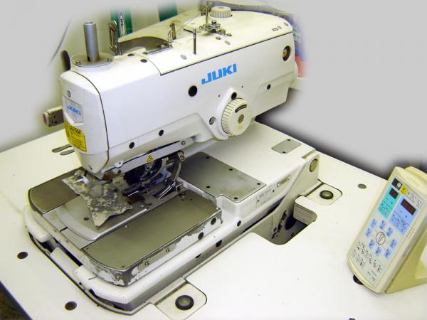 Juki MEB 3200S Jacket Keyhole Eyelet Buttonhole, Industrial Top&Bottom Thread ChainStitch Sewing Machine, Stand, Panel, Auto Cut, ThreadTrim, FootLiftnohtin Juki MEB 3200S Jacket Keyhole Eyelet Buttonhole, Industrial Top&Bottom Thread ChainStitch Sewing Machine, Stand, Panel, Auto Cut, ThreadTrim, FootLiftnohtin