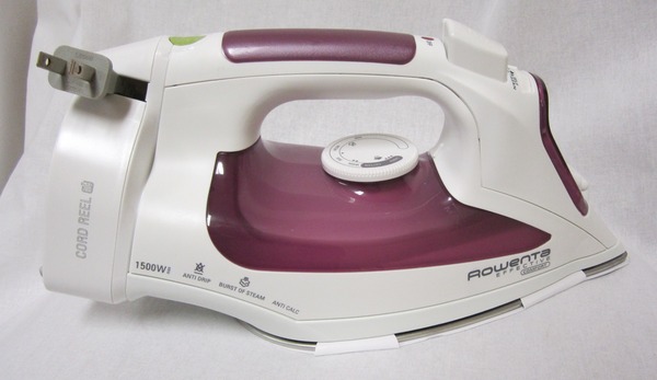 Rowenta DW2091 Effective Comfort Steam Iron with Auto Retracting Cord Reel (same as DW2070, and DW2090) by Rowenta