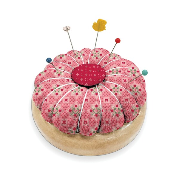 Riley Blake Designs Lori Holt Chunky Thread Pin Cushion