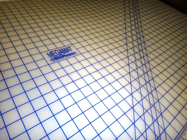 41535: SewFit SFT24X36" Translucent Rotary Cutter Cutting Mega Mat, Self Healing, Pinnable, 20"x32 Printed Grid