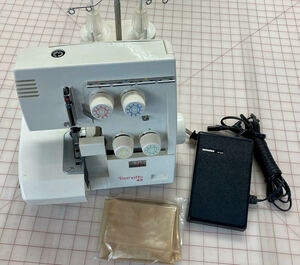 Bernette Trade-In B43 3-4 Thread Funlock Overlocker Serger Machine