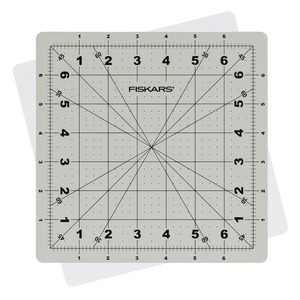 Fiskars 1065501 Rotating Cutting Mat Self Healing 7in x 7in