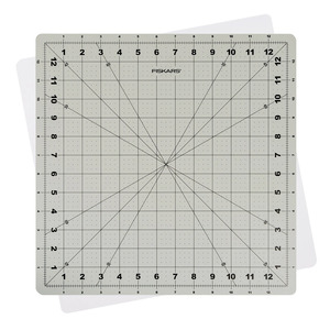 Fiskars 1065502 Rotating Cutting Mat 14in x 14in