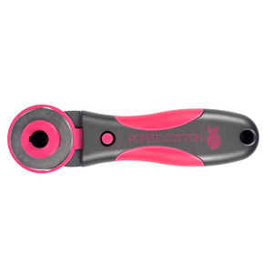 QUILTER'S SELECT 45MM ROTARY CUTTER PINK