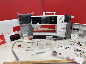 Bernina 820QE Sewing, Quilting Machine, 12" Arm, BSR* Stitch Regulator, 1100SPM, Jumbo Bobbin, Swiss