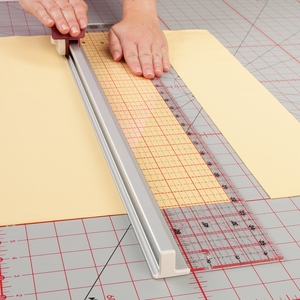 87595: Sew Easy ER4186 Large Quilt Ruler Track Cutter Size 4.5 x 27.5"