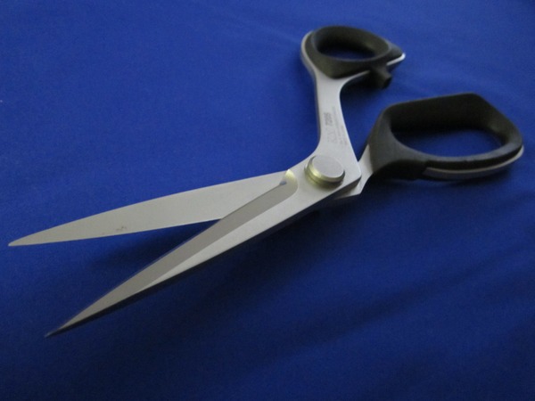 Kai 10” Professional 7000 Series Shears Scissors (scissor 8)