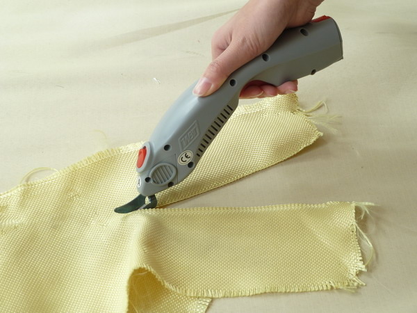 MXBAOHENG Wbt-1 Electric Fabric Scissors Cordless Fabric Shears  Rechargeable Cloth Cutter for Carpet/Leather/Rubber/Paperboard (1 Battery &  AB Blade)