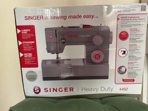 HOW TO USE A SEWING MACHINE (SINGER 4452) 